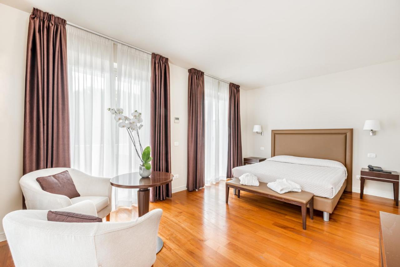 Hotel & Residence Exclusive Marina Di Carrara Eksteriør billede