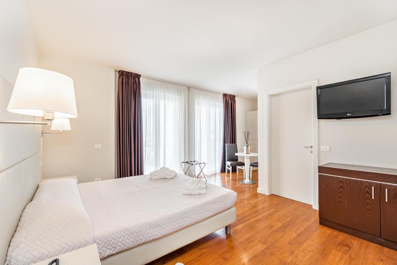 Hotel & Residence Exclusive Marina Di Carrara Eksteriør billede