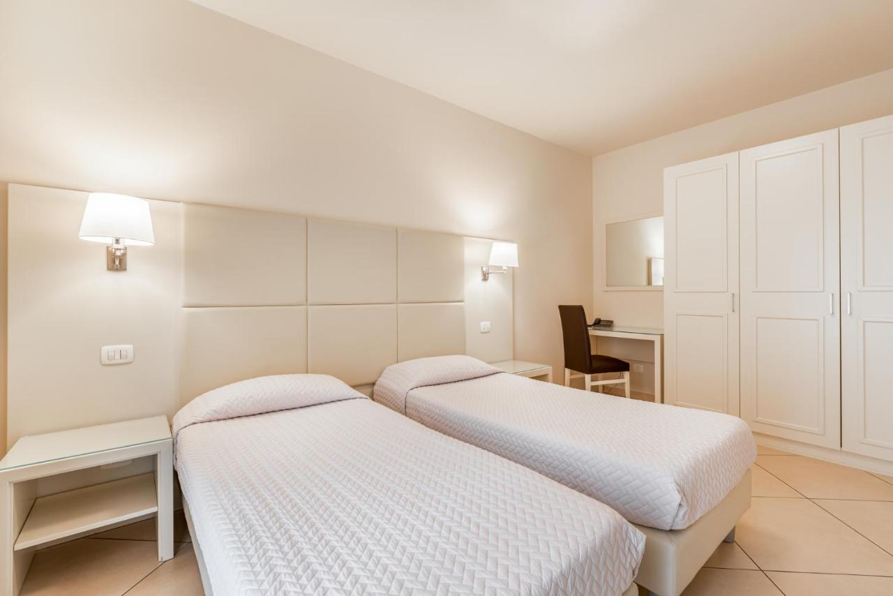 Hotel & Residence Exclusive Marina Di Carrara Eksteriør billede
